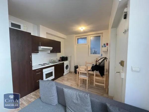 Appartement à louer 2 pièces 27.8m² Saumur (49400)