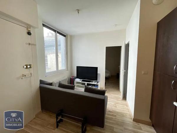 Appartement à louer 2 pièces 27.8m² Saumur (49400)