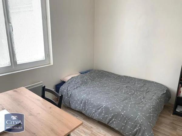 Appartement à louer 2 pièces 27.8m² Saumur (49400)
