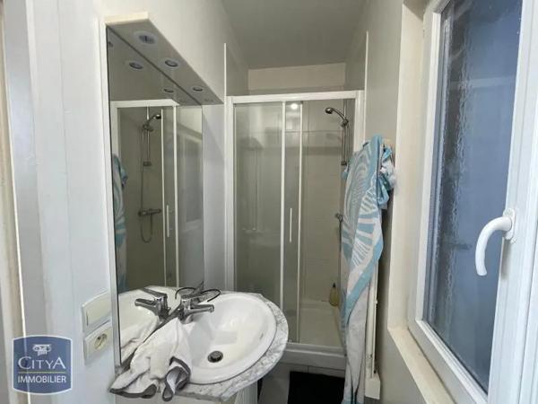 Appartement à louer 2 pièces 27.8m² Saumur (49400)