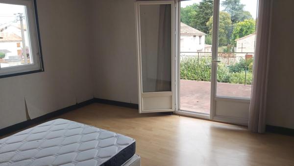 Maison d'habitation secteur calme de Dirac