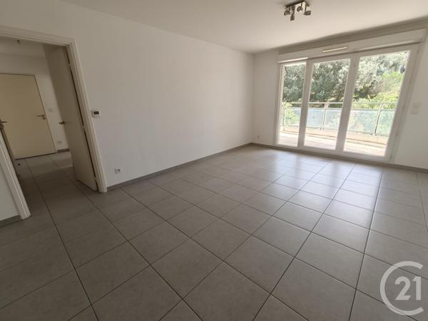 Appartement à vendre  2 pièces - 57 m 2   MARSEILLE  - 13005