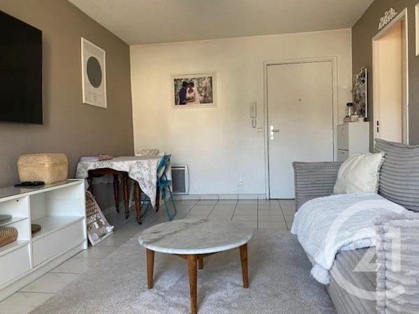 Appartement à vendre  2 pièces - 57 m 2   MARSEILLE  - 13005