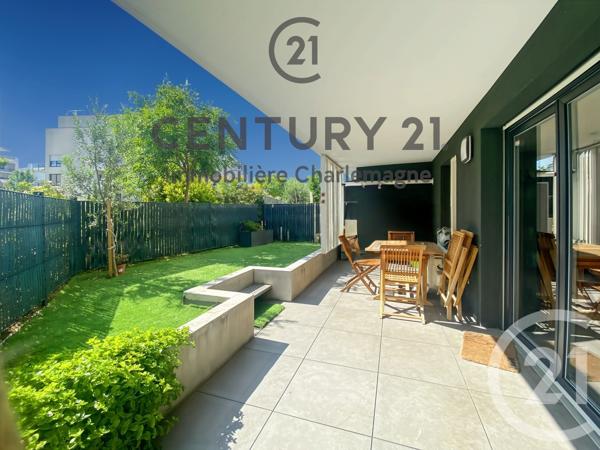 Appartement à vendre  2 pièces - 57 m 2   MARSEILLE  - 13005