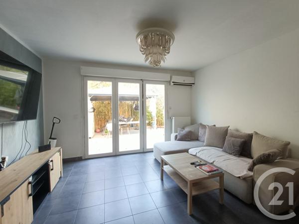 Appartement à vendre  2 pièces - 57 m 2   MARSEILLE  - 13005