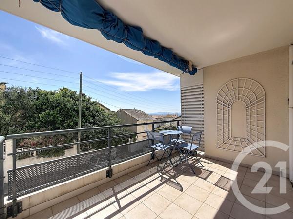 Appartement T2 à vendre  2 pièces - 56,87 m 2   MARSEILLE  - 13008