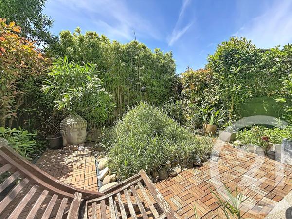 Appartement T2 à vendre  2 pièces - 56,87 m 2   MARSEILLE  - 13008
