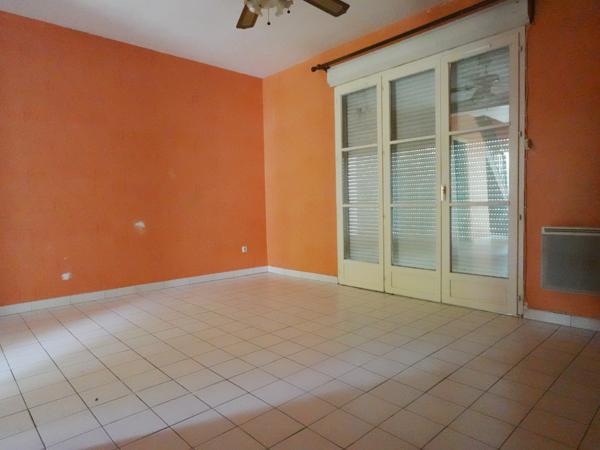 Maison
         3 pièces
        - 54 m² 270 000 € *