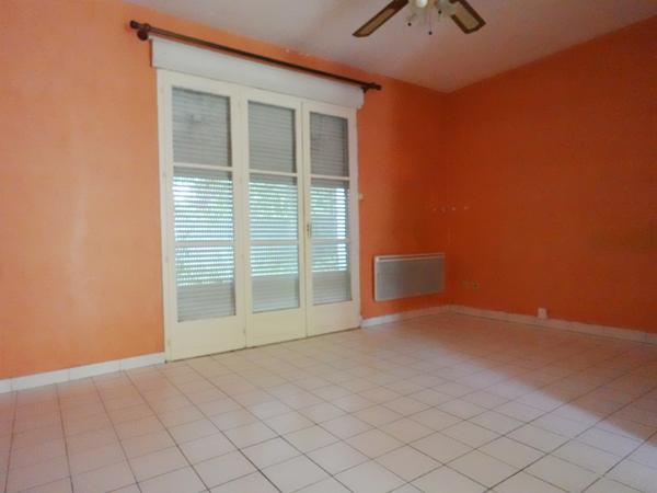 Maison
         3 pièces
        - 54 m² 270 000 € *