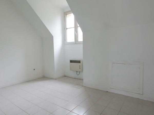 Maison
         3 pièces
        - 54 m² 270 000 € *