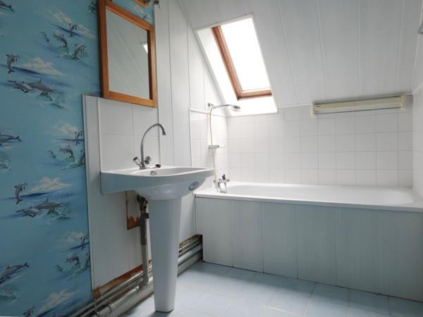 Maison
         3 pièces
        - 54 m² 270 000 € *