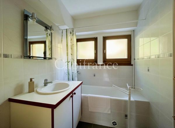 Maison avec 2 appartements indépendants + sous-sol complet – Secteur Faverges (74)