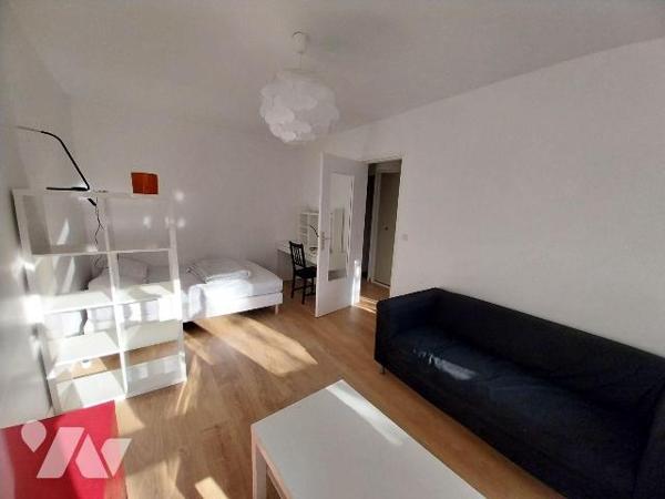 RENNES. Quartier Nord St Martin, appartement de type 1 bis de 31 m2 Hab. au 1er étage d'un imme...