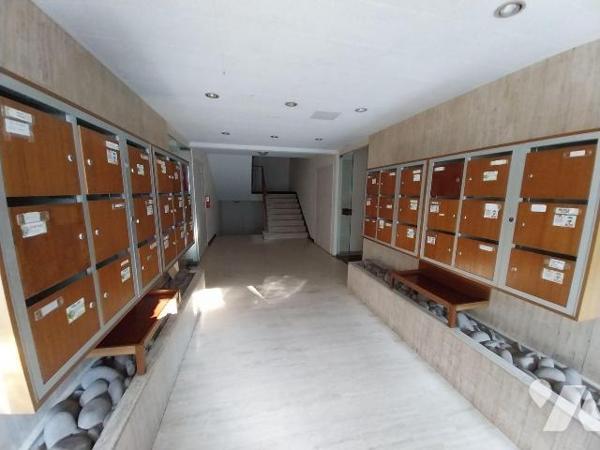 RENNES. Quartier Nord St Martin, appartement de type 1 bis de 31 m2 Hab. au 1er étage d'un imme...