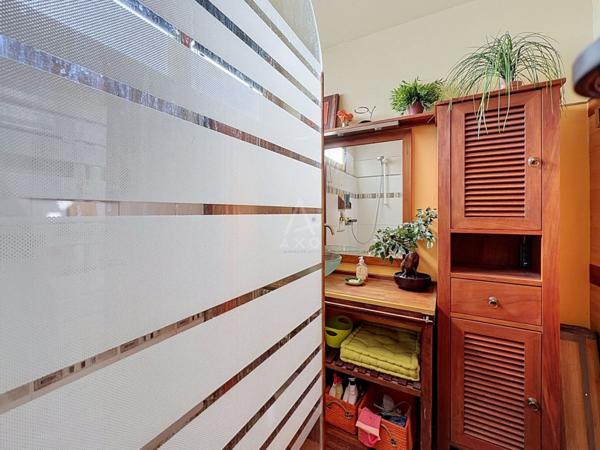 Appartement 3 pièces à rénover – dernier étage, terrasse et vue dégagée