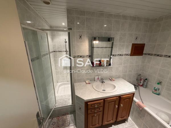 Maison sur sous sol, garage