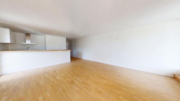 Appartement 4 pièce(s) 112 m2 avec immense terrasse!