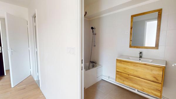 Appartement 4 pièce(s) 112 m2 avec immense terrasse!