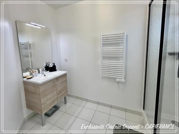 Appartement à vendre 2 pièces 46m2 - VAUJOURS (93) - Dernier étage - Balcon - Parking - Cave