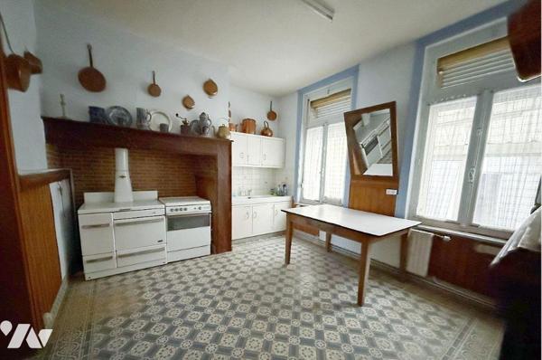 Maison à vendre à ARQUES dans le Pas de Calais (62).

A proximité de SAINT OMER, maison bourg...