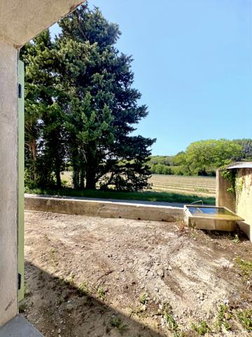 Visan (84820) AUTHENTIQUE MAISON VIGNERONNE EN COURS DE RESTAURATION AU COEUR DES VIGNOBLES DE VISAN