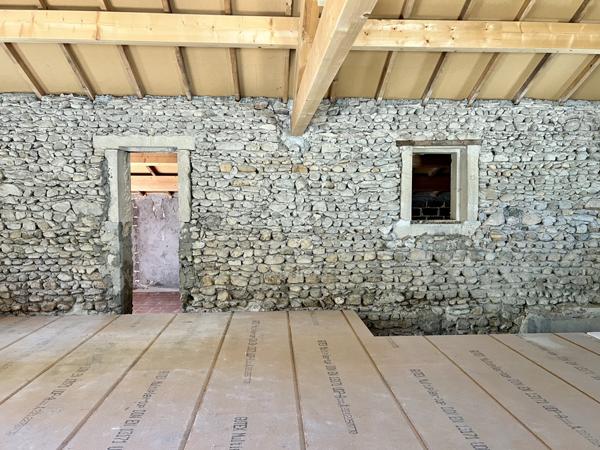 Visan (84820) AUTHENTIQUE MAISON VIGNERONNE EN COURS DE RESTAURATION AU COEUR DES VIGNOBLES DE VISAN