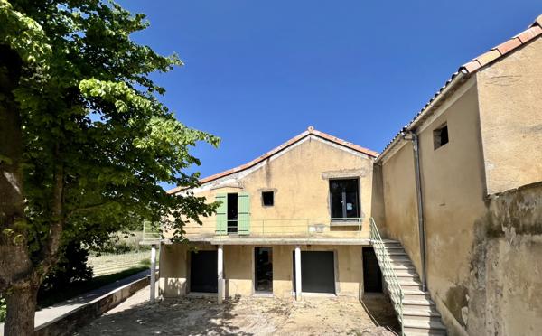 Visan (84820) AUTHENTIQUE MAISON VIGNERONNE EN COURS DE RESTAURATION AU COEUR DES VIGNOBLES DE VISAN