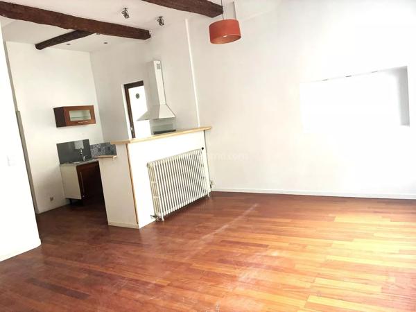 Vente                                                      Appartement
                        
                     2 pièces                      53 m2                     à Aubagne