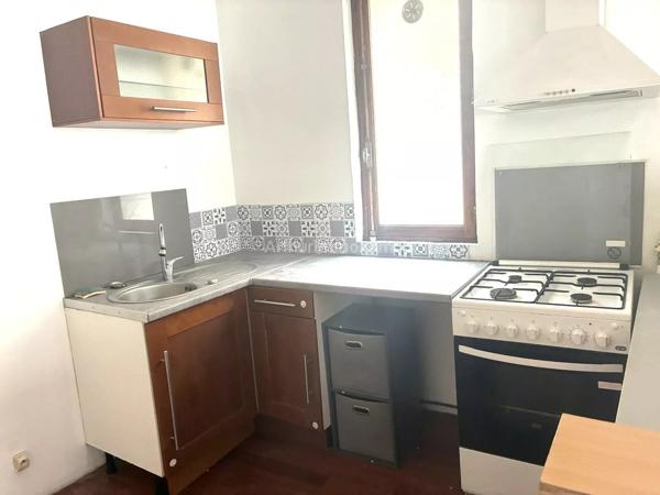 Vente                                                      Appartement
                        
                     2 pièces                      53 m2                     à Aubagne