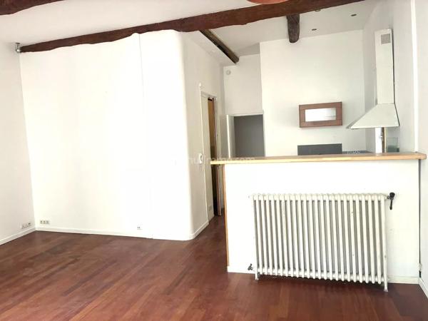 Vente                                                      Appartement
                        
                     2 pièces                      53 m2                     à Aubagne