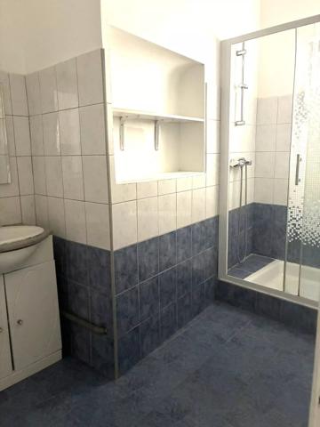 Vente                                                      Appartement
                        
                     2 pièces                      53 m2                     à Aubagne