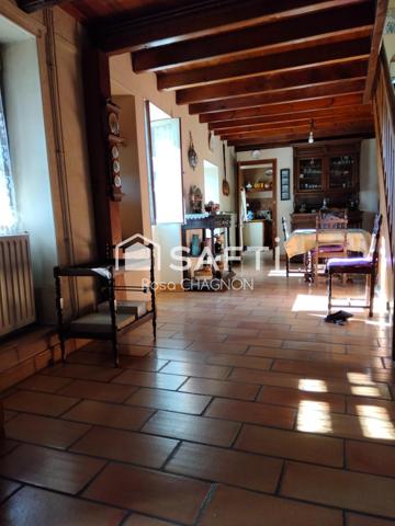 Maison avec du cachet, pas loin de Niort