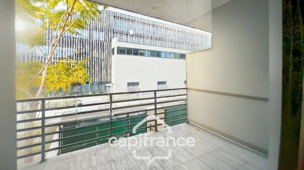 Bagnolet-A vendre studio 18,14 m2 avec terrasse 7 m2-Lumineux-bon état-5mn à pied métro L3 - Proche Montreuil