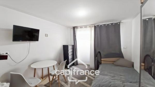 Bagnolet-A vendre studio 18,14 m2 avec terrasse 7 m2-Lumineux-bon état-5mn à pied métro L3 - Proche Montreuil