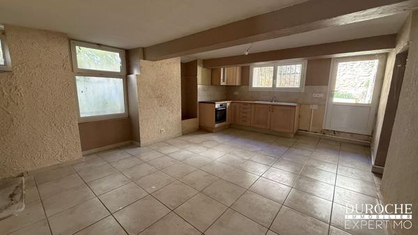 Maison de village de 141 m² avec cour et potentiel — Courthézon