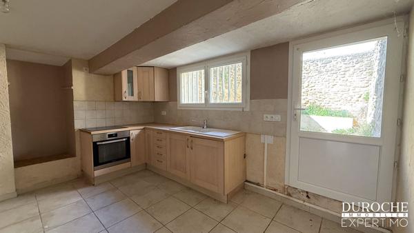 Maison de village de 141 m² avec cour et potentiel — Courthézon