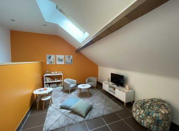 Maison -DPE C -Veranda-séjour 50m² - 5 chambres- parfait état- sous-sol total