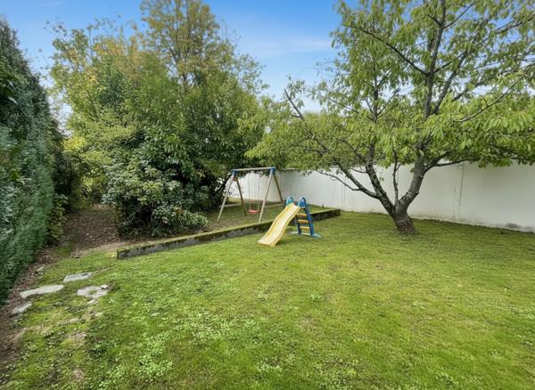 Maison -DPE C -Veranda-séjour 50m² - 5 chambres- parfait état- sous-sol total