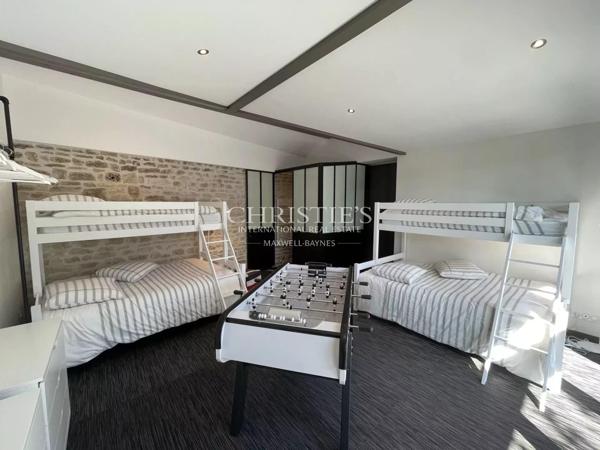 LE BOIS-PLAGE-EN-RE – Maison familiale 5 chambres et un studio – piscine et garage au cœur du village