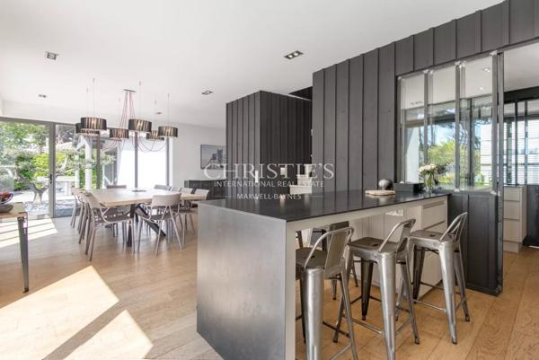 LE BOIS-PLAGE-EN-RE – Maison familiale 5 chambres et un studio – piscine et garage au cœur du village