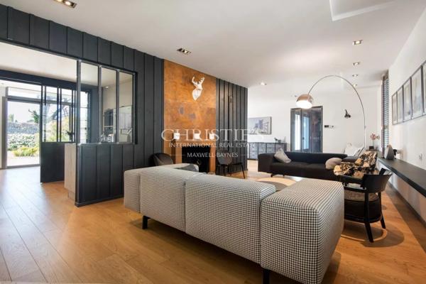 LE BOIS-PLAGE-EN-RE – Maison familiale 5 chambres et un studio – piscine et garage au cœur du village