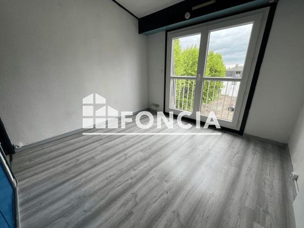Location Appartement 2 pièces 27.38 m² - 82 RUE PEYDAVANT Talence 33400