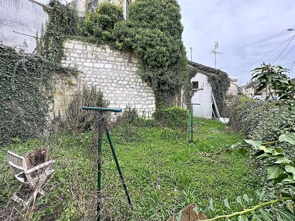 MAISON T2 - 36M² - VIVABLE DE PLAIN-PIED - 1 CHAMBRES - AVEC TRAVAUX - AIRBNB - JARDIN - 60160 THIVERNY
