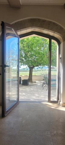 Propriété en pierre 427 m² à Saint-Just-d'Ardèche avec 2 gîtes 5*
