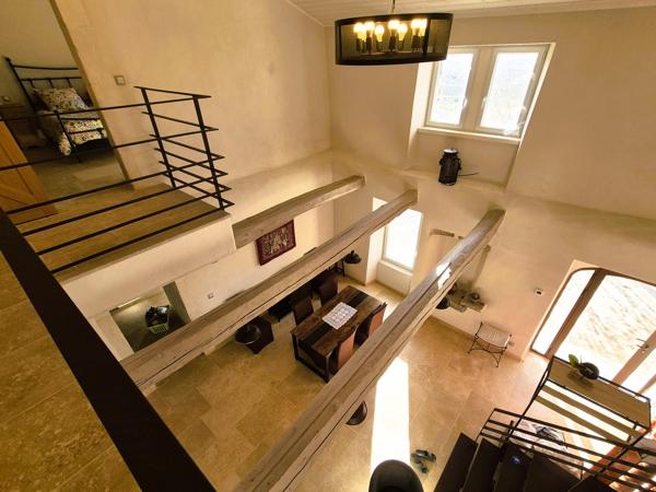 Propriété en pierre 427 m² à Saint-Just-d'Ardèche avec 2 gîtes 5*