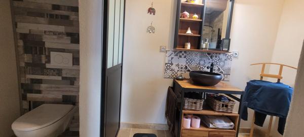Propriété en pierre 427 m² à Saint-Just-d'Ardèche avec 2 gîtes 5*