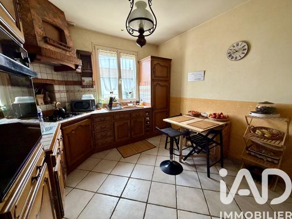 Maison à vendre 5 pièces 106 m² Saint-Aubin-le-Cloud