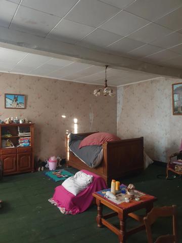 Maison de 400 m² habitables à vendre, proche Barbezieux (16), dépendances d’environ 1 000 m², terrain de 12 000 m² !!!