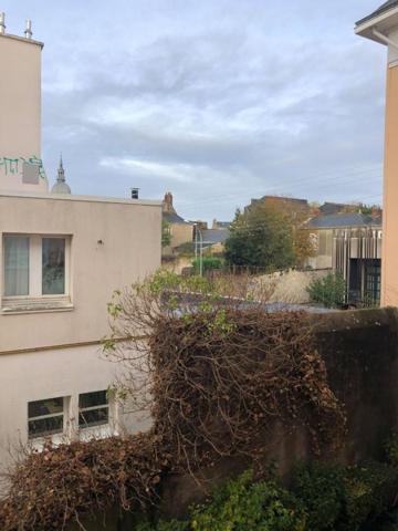 Appartement * 1 Pièces * 20 M² * 44100 Nantes * 380 * 20 * 400,  
Nantes 44100