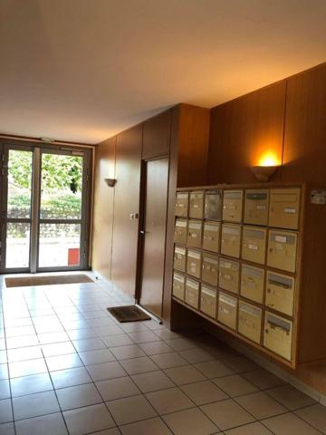 Appartement * 1 Pièces * 20 M² * 44100 Nantes * 380 * 20 * 400,  
Nantes 44100